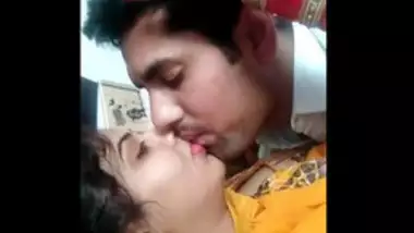 Desi Wife Very Hot Kiss - Indian Porn Tube Video