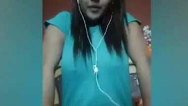 Desi Girl Bra Less Boobs Shaking On Live - Indian Porn Tube Video