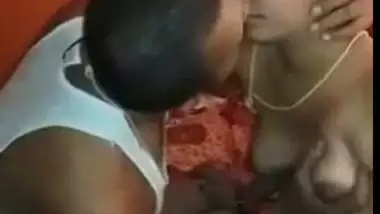 Desi Gaun Sex - Desi Village Girl Hiding Her Face During Sex Session With Neighbor - Indian  Porn Tube Video