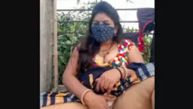 Geeta Xx Video - Sexy Geeta Bhabhi Outdoor Pussy Fingering - Indian Porn Tube Video