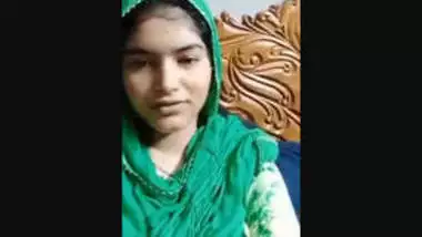 Please Show Me The Bp Of Muslim Ladies Naked In Hindi - Cute Muslim Girl Showing Boobs And Pussy On Vc - Indian Porn Tube Video