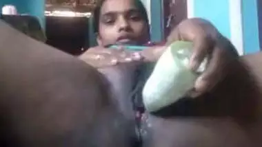 Caught Masterwait Porn - Bhabhi Masturbating With Vegetable - Indian Porn Tube Video