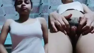 Bengali cute college girl showing pussy