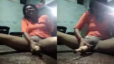 English Sexy Ekdum Nangi - Desi Girl Dildoing With Wooden Roti Roller - Indian Porn Tube Video