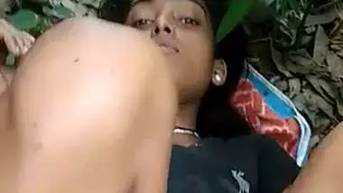 Bangla Jungle Xxx Sex - Desi College Girl Fucked In Jungle - Indian Porn Tube Video