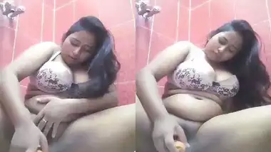 Mallu Girl Masturbate Carrot - Big Boobs Girl Masturbating Pussy With Carrot - Indian Porn Tube Video
