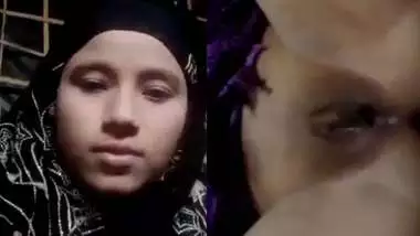 Muslim Girl Khatna Sex Video - Muslim Wife Showing Her Beautiful Pussy On Cam - Indian Porn Tube Video