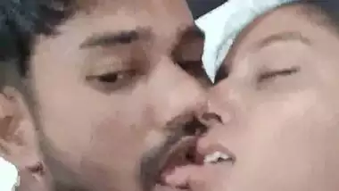 Pain Full Romantic Porn Videos - Virgin Indian Girl First Time Hard Sex Crying Pain Hindi Audio