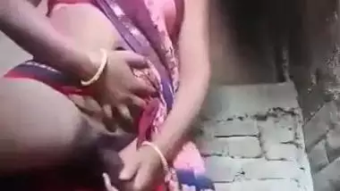 Desi Porn Of Dehati Bhabhi Who Has Xxx Fun With Rolling Pin In Pussy -  Indian Porn Tube Video