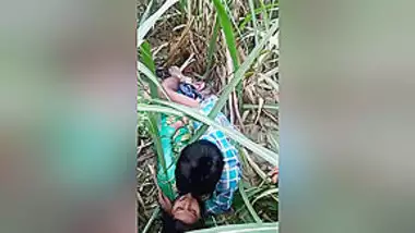 Hd Tehati Khet Sexi Video - Pura Nange Hokar Khule Khet Me Hagti Dehat Ke Aurat