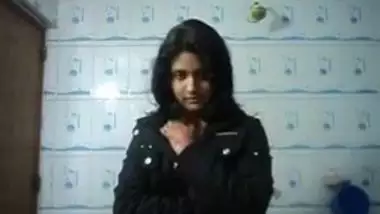 Adorable college girl reveals her perky Desi tits for selfie XXX vid