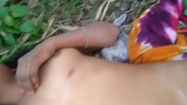 Baff Sexy Hindi Video - Village Virgin Girl Fucking In Jungle - Indian Porn Tube Video