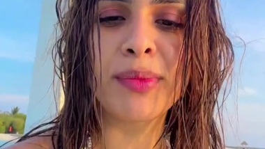Neha Malik 15 Feb Bikini Live - Indian Porn Tube Video