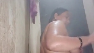 Xxxxxxvadi - Big Boobs Aunty Naked Bathing Video