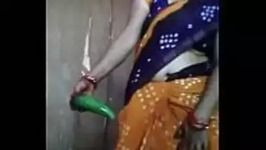 Rajasthani Aunty Ne Kakdi Se Chut Chodi - Indian Porn Tube Video