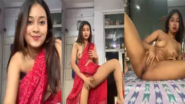Super Cute Girl Saree Striptease Show - Indian Porn Tube Video