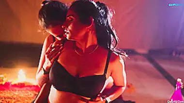 Khoon Nikalte Hue Blue Film - Pehli Baar Sex Karti Hui Khoon Nikalte Hue Sexy Video Jabardasti Balatkar  Hindi