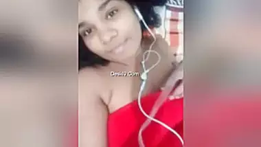 Today Exclusive- Cute Lankan Girl Showing Her Boobs Part 1