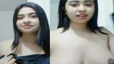 Gorgous maal naked chat on live video call with lover